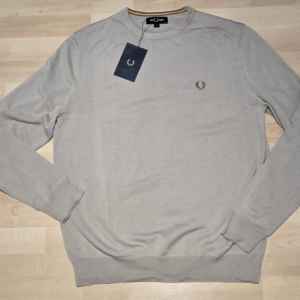 Fred Perry: Classic crew neck jumper Style: K9601 Col: Dark Oatmeal